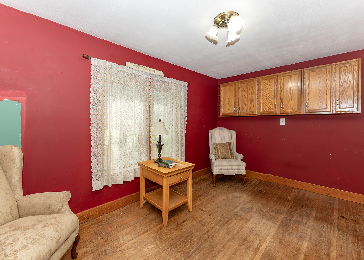 631 N Adams Street Property Photo 23