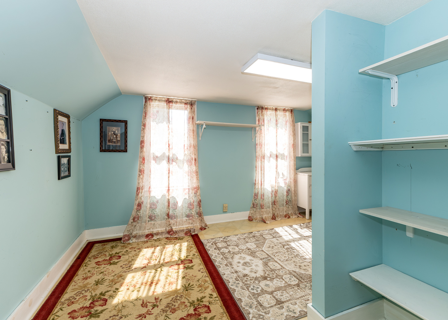 631 N Adams Street Property Photo 28