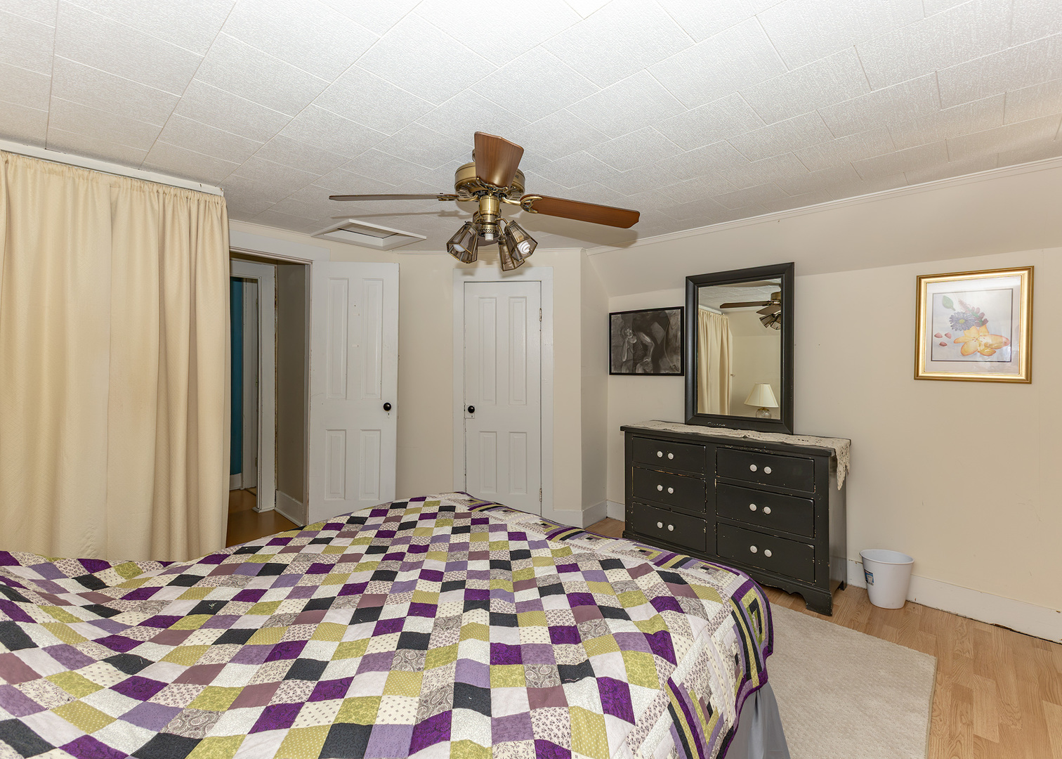 631 N Adams Street Property Photo 31