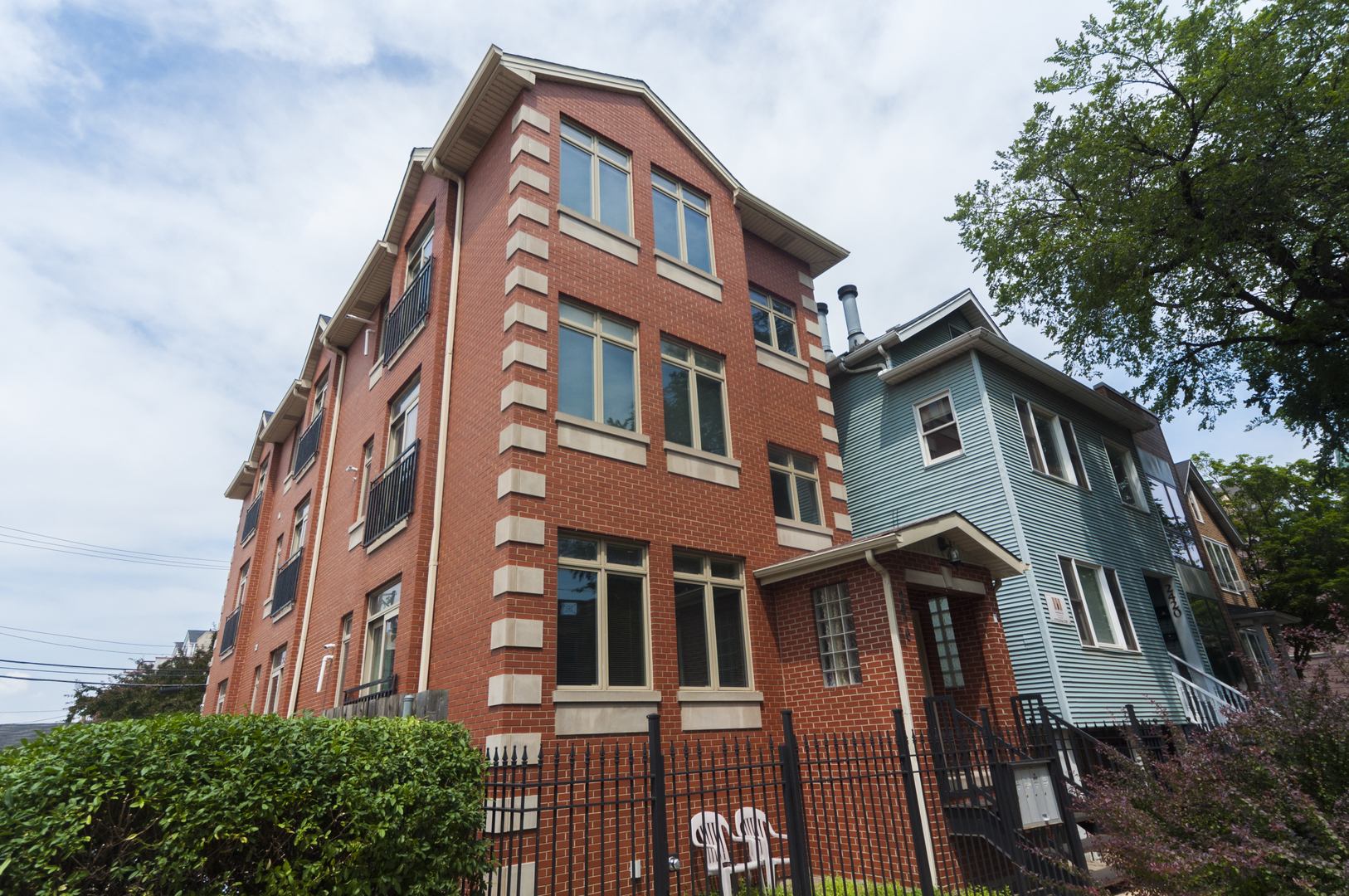 2416 N Greenview Avenue G Property Photo 1