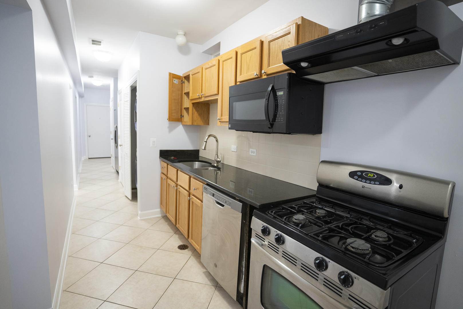 2416 N Greenview Avenue G Property Photo 8