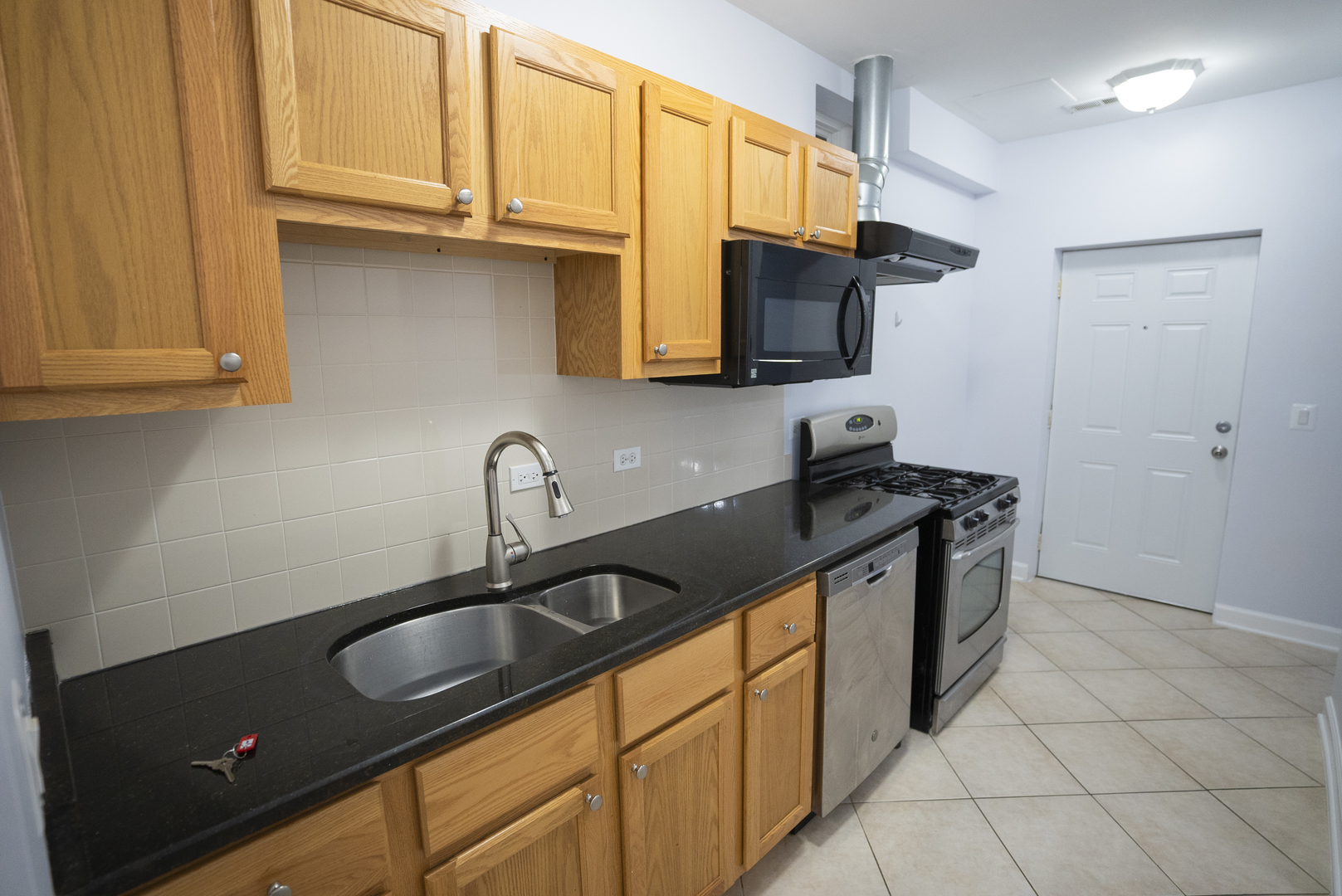 2416 N Greenview Avenue G Property Photo 9