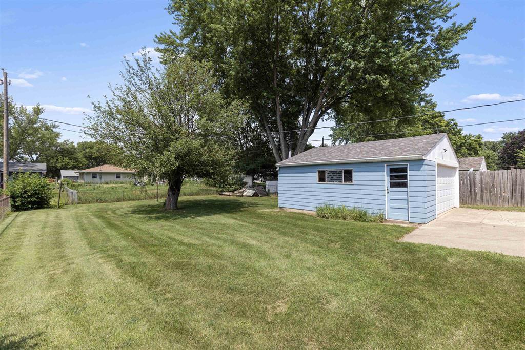2112 Maple Avenue Property Photo 4