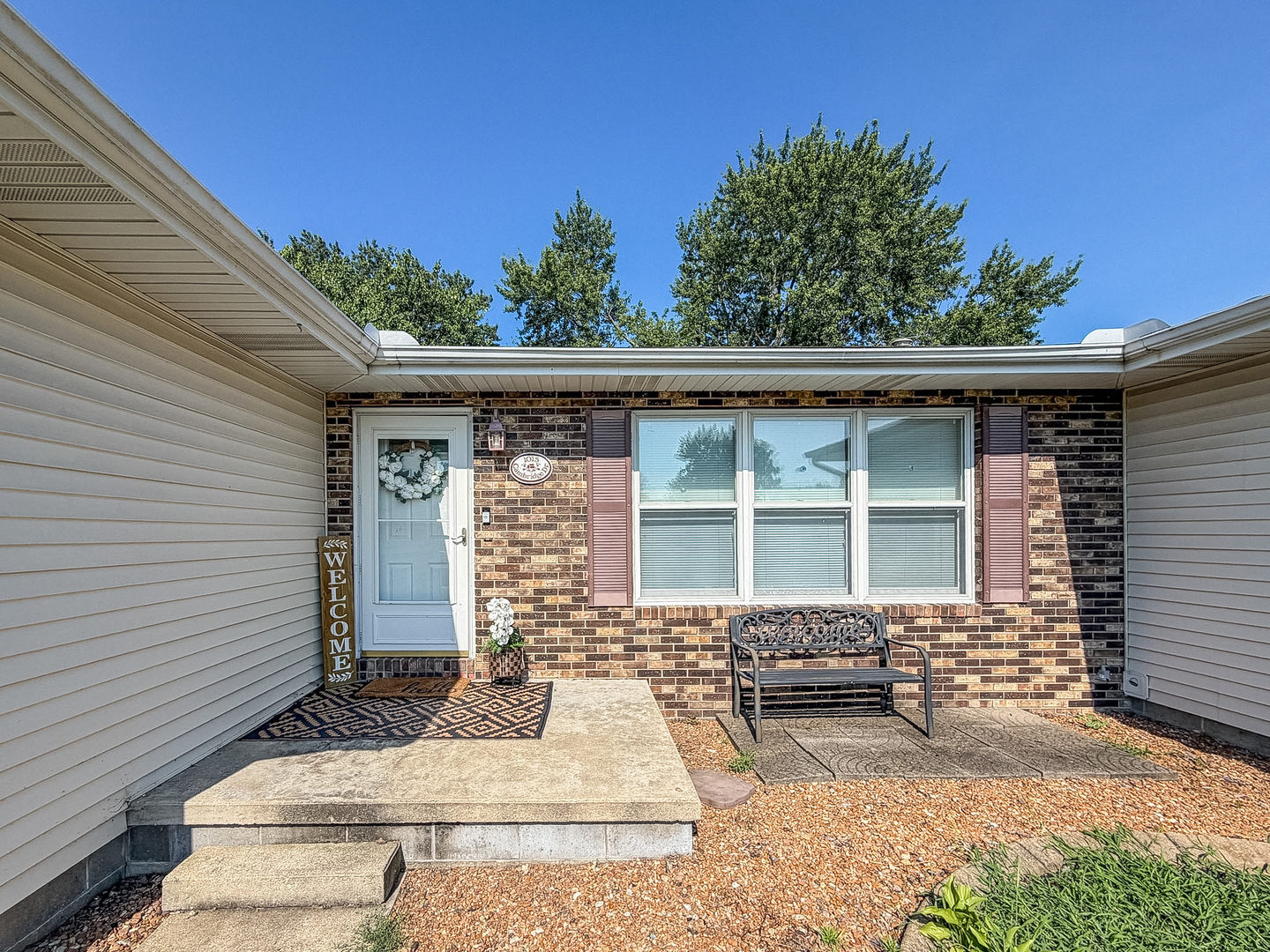 1015 Cambridge Drive Property Photo 3
