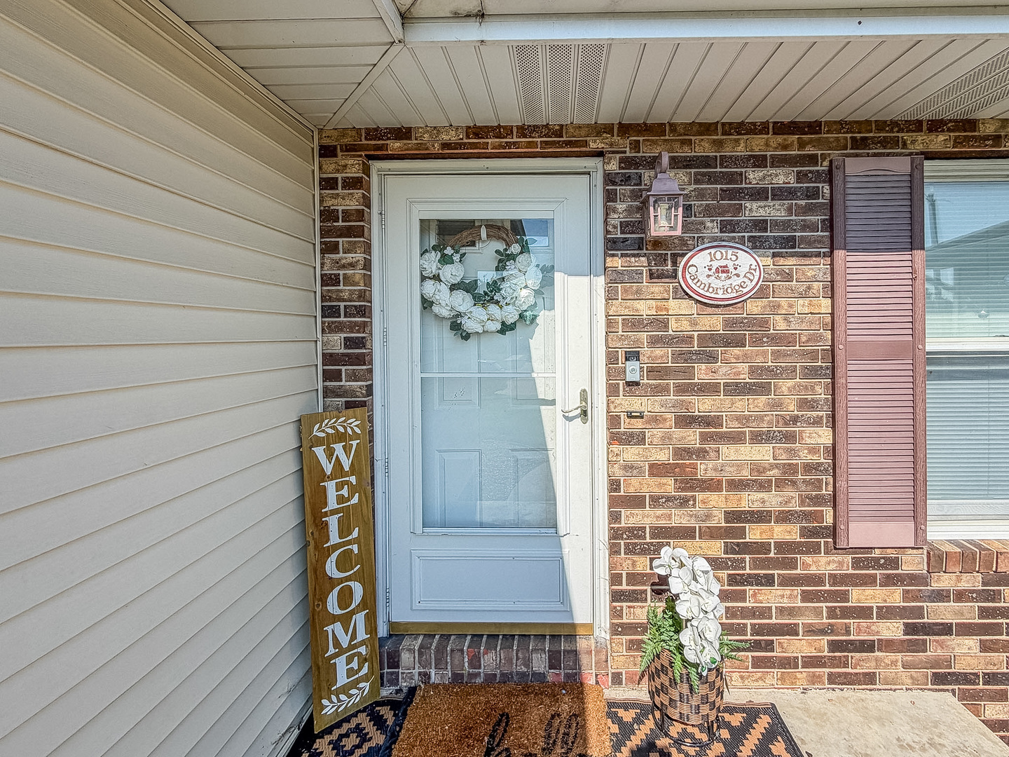 1015 Cambridge Drive Property Photo 4