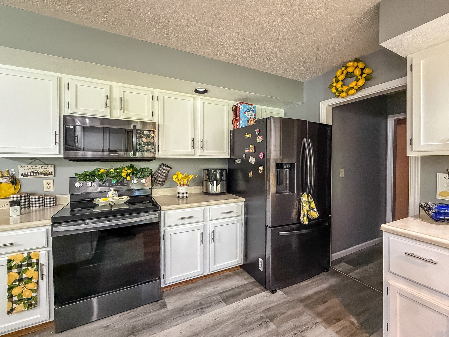 1015 Cambridge Drive Property Photo 16