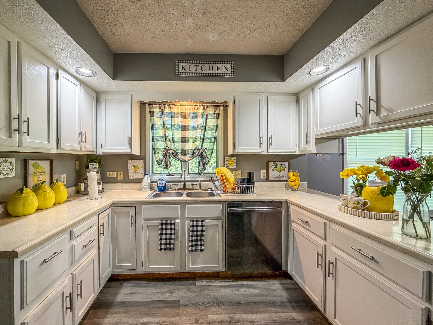 1015 Cambridge Drive Property Photo 18