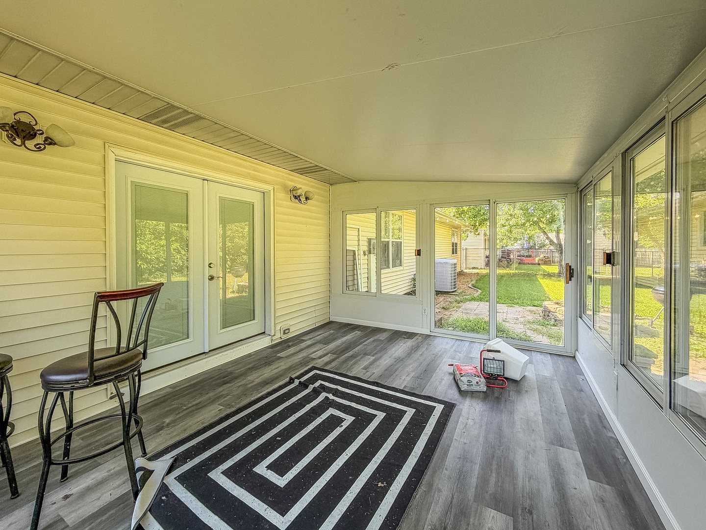 1015 Cambridge Drive Property Photo 20