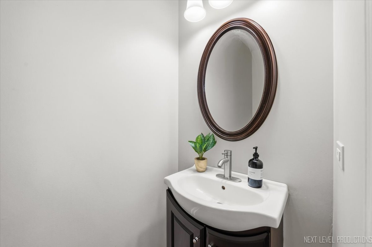 5015 Montauk Drive Property Photo 14