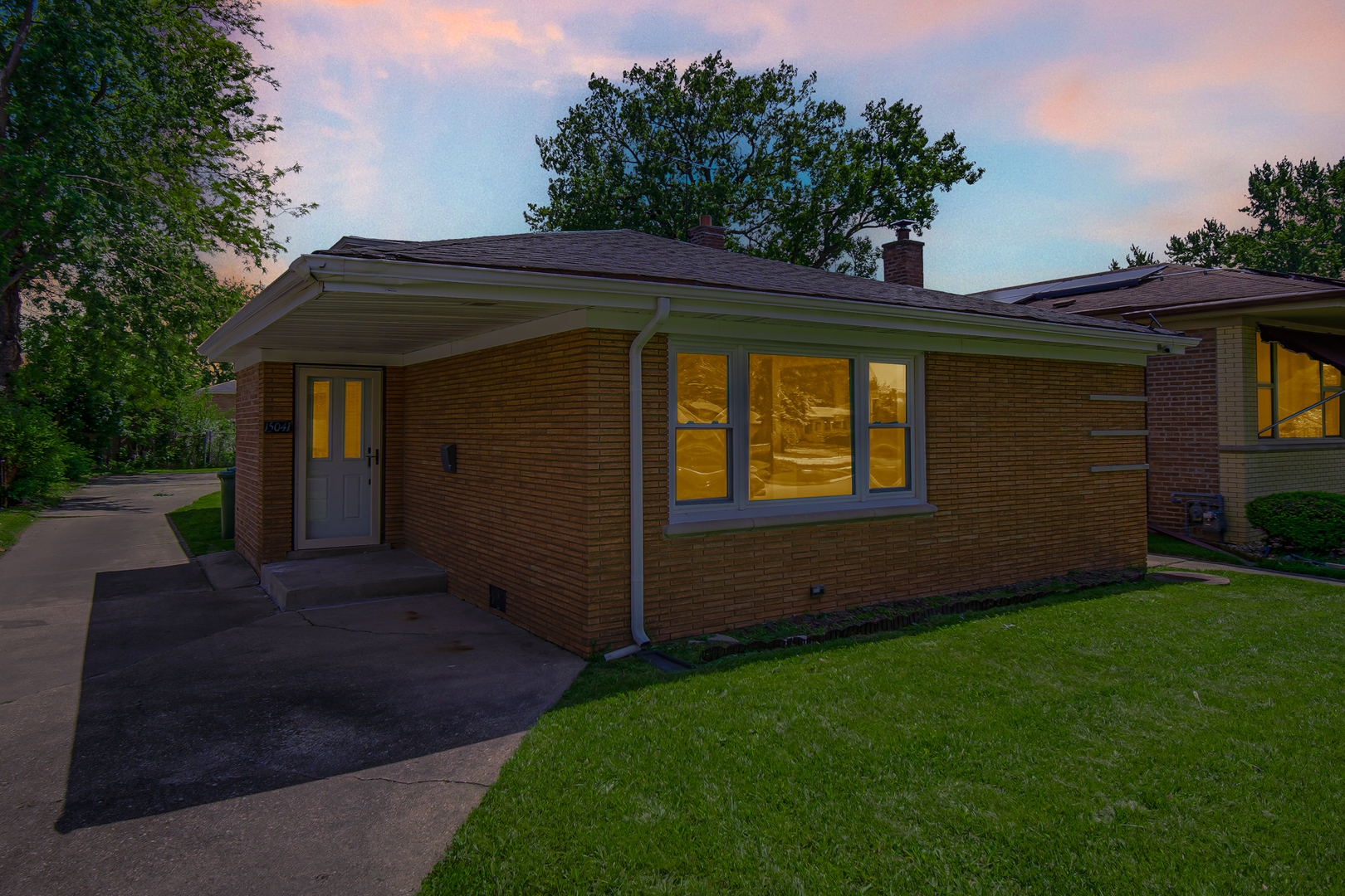 15041 Irving Avenue Property Photo 1