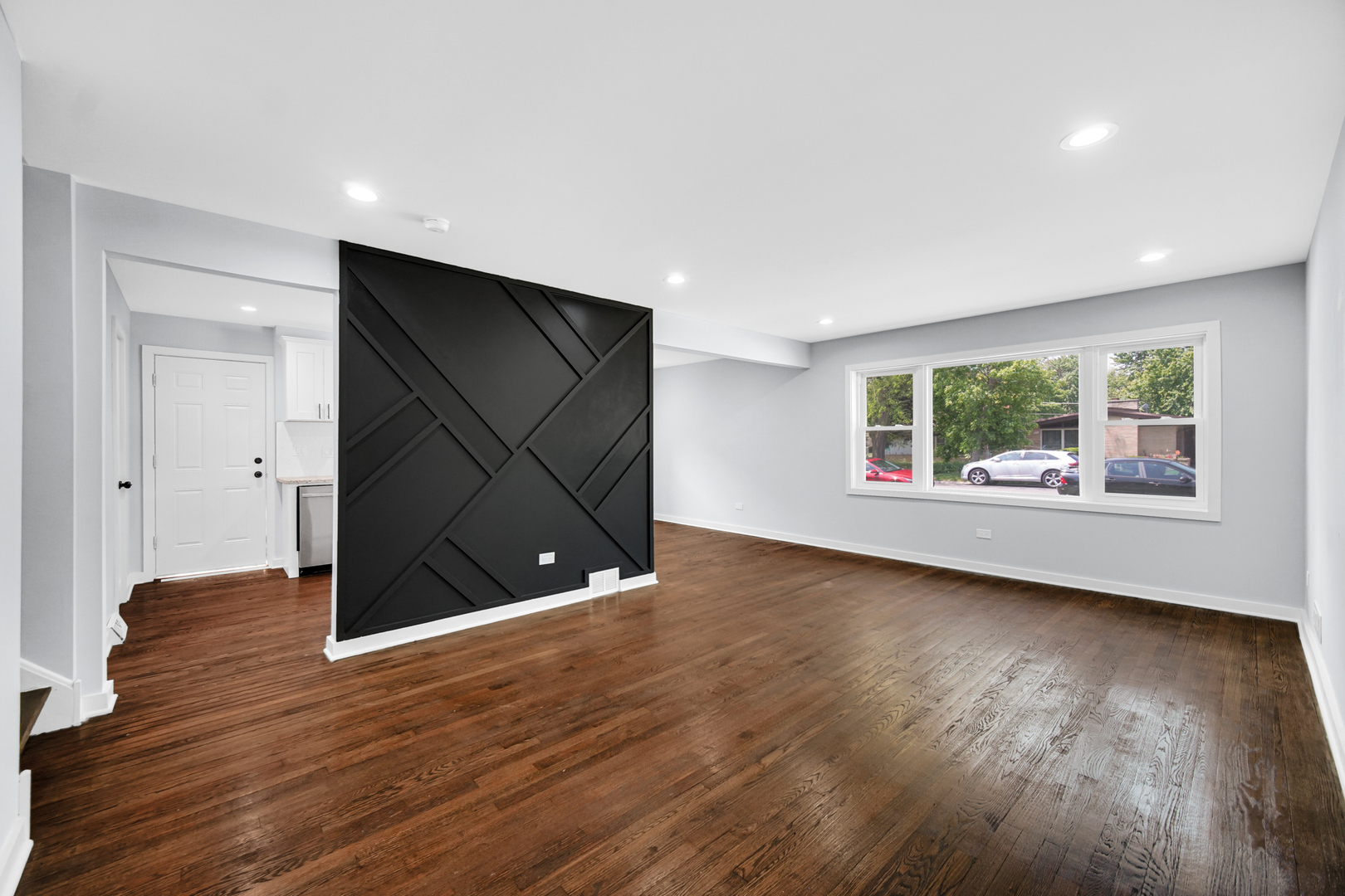 15041 Irving Avenue Property Photo 2