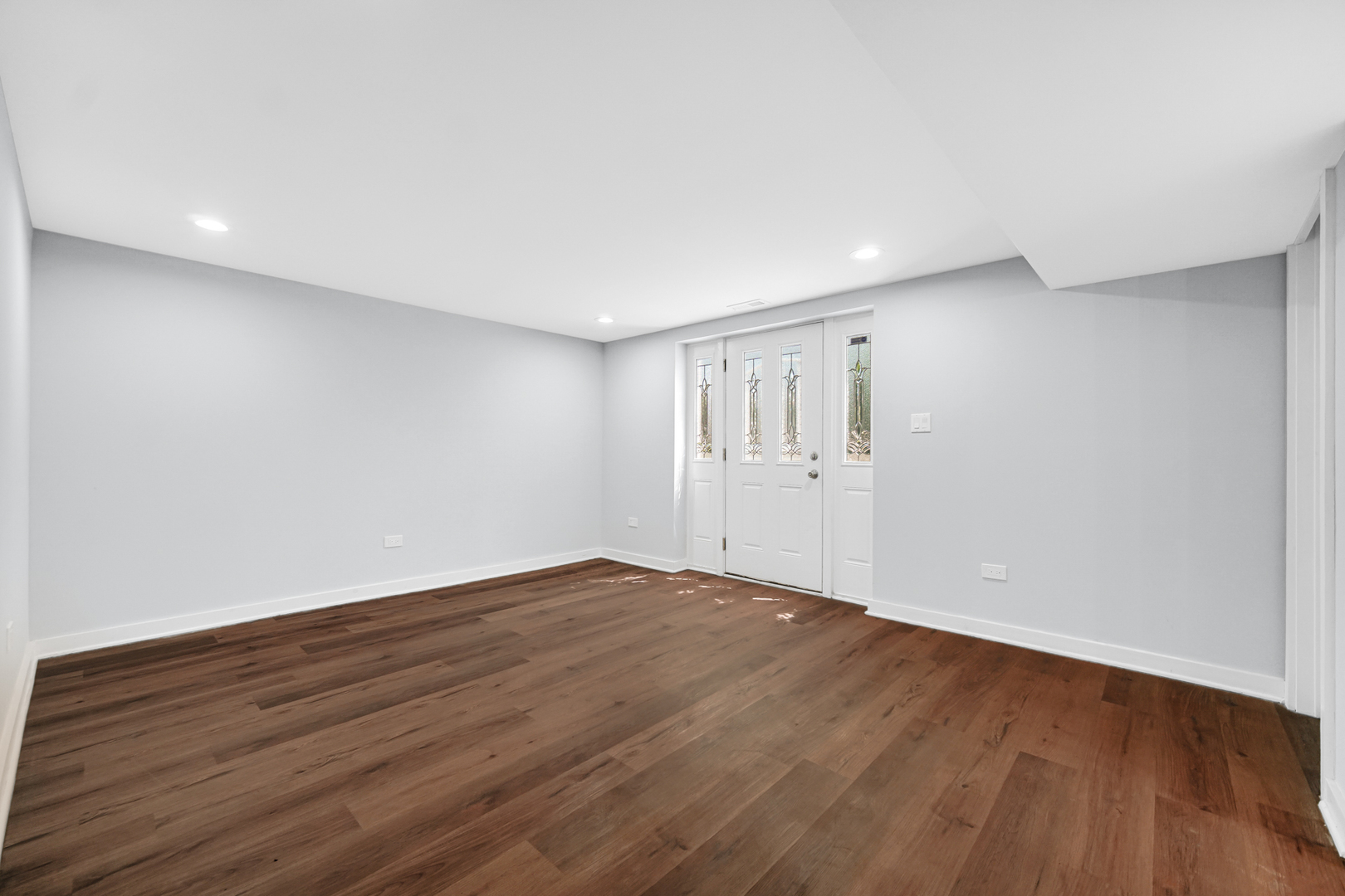 15041 Irving Avenue Property Photo 6