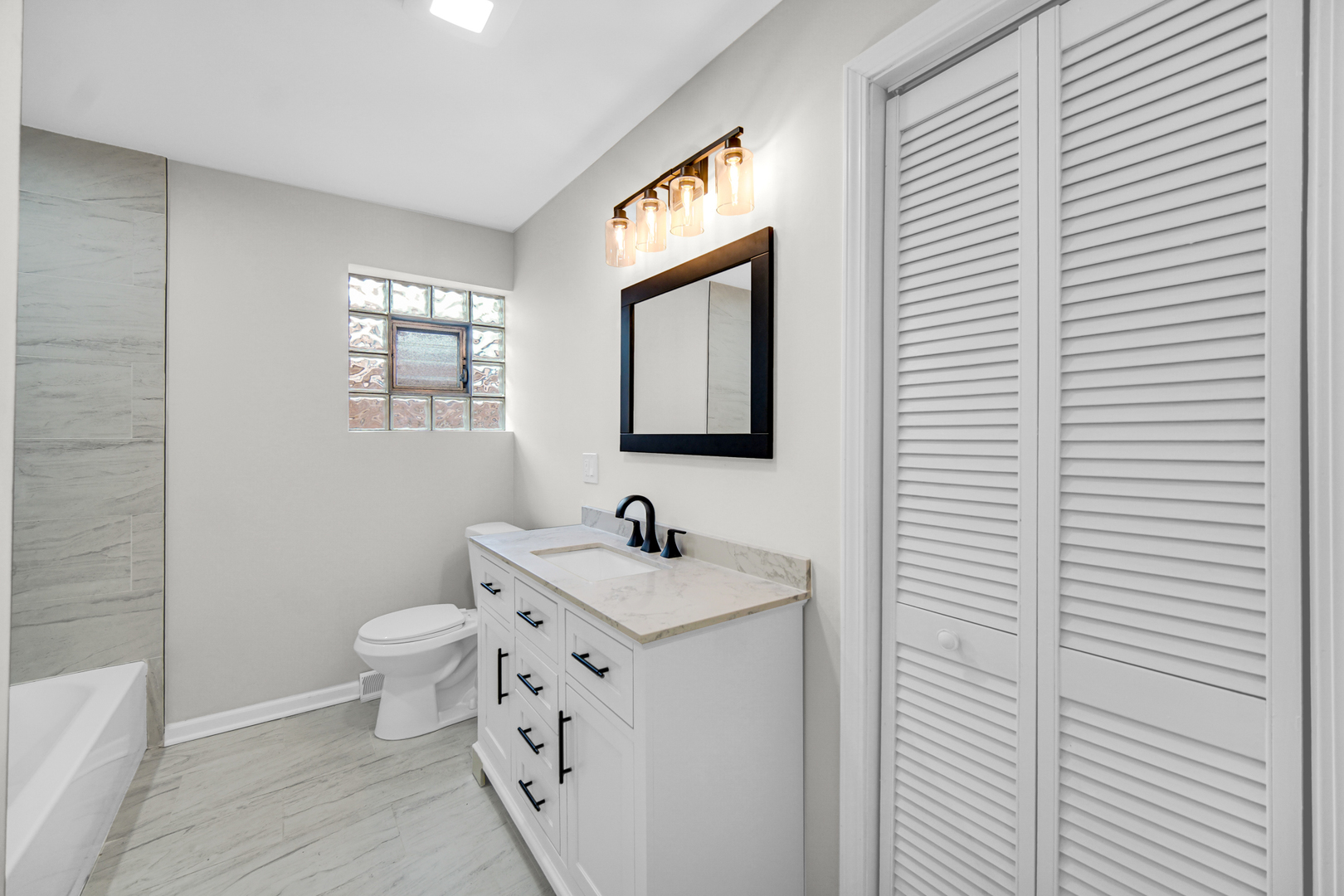 15041 Irving Avenue Property Photo 8