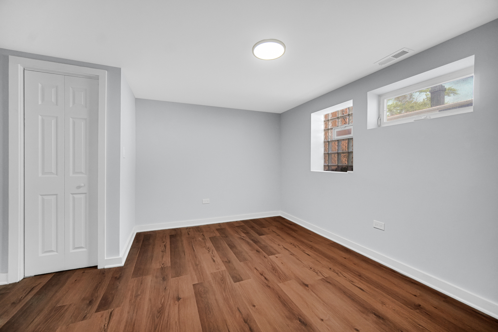 15041 Irving Avenue Property Photo 18