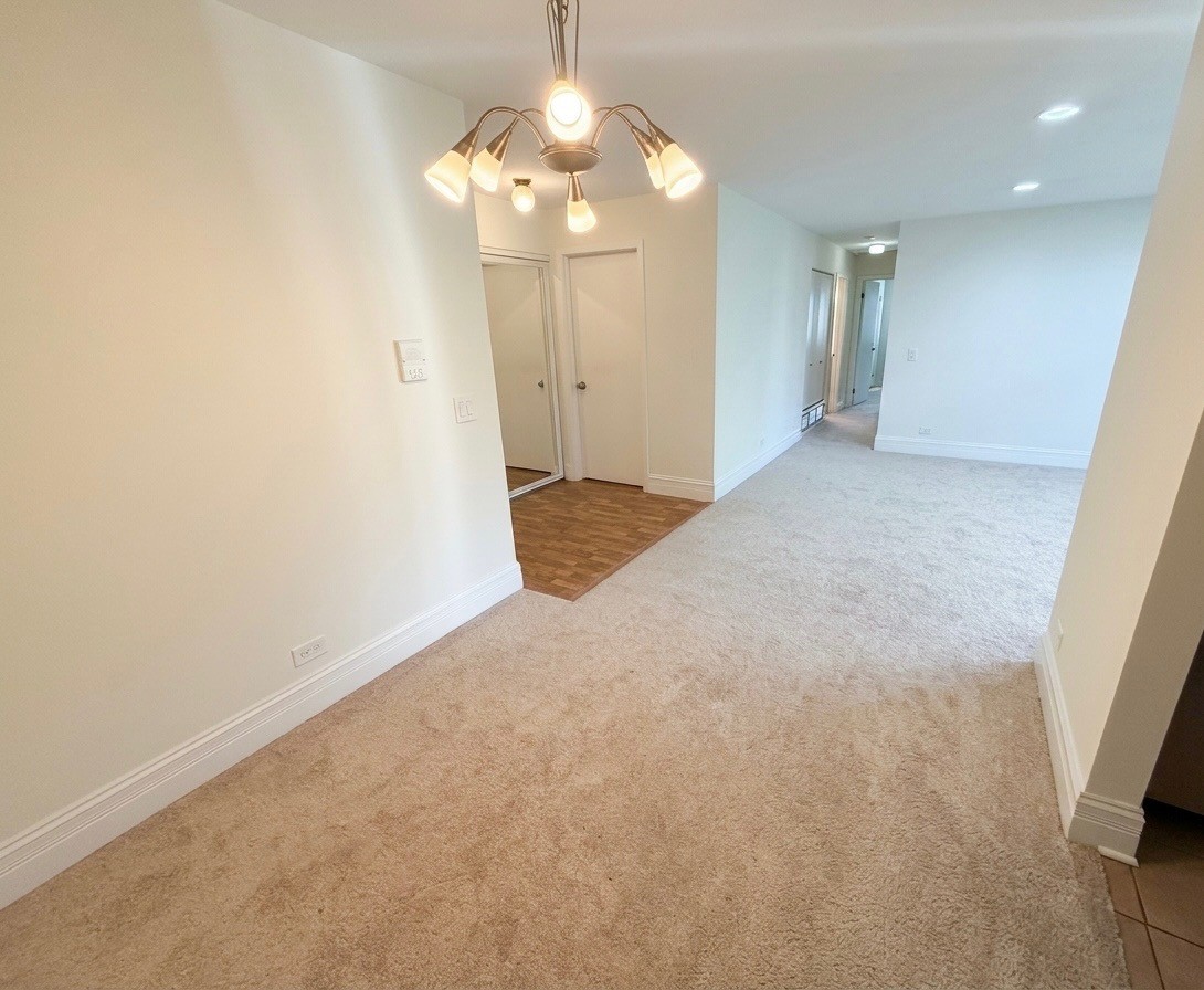 1327 Williamsburg Drive D2 Property Photo 5
