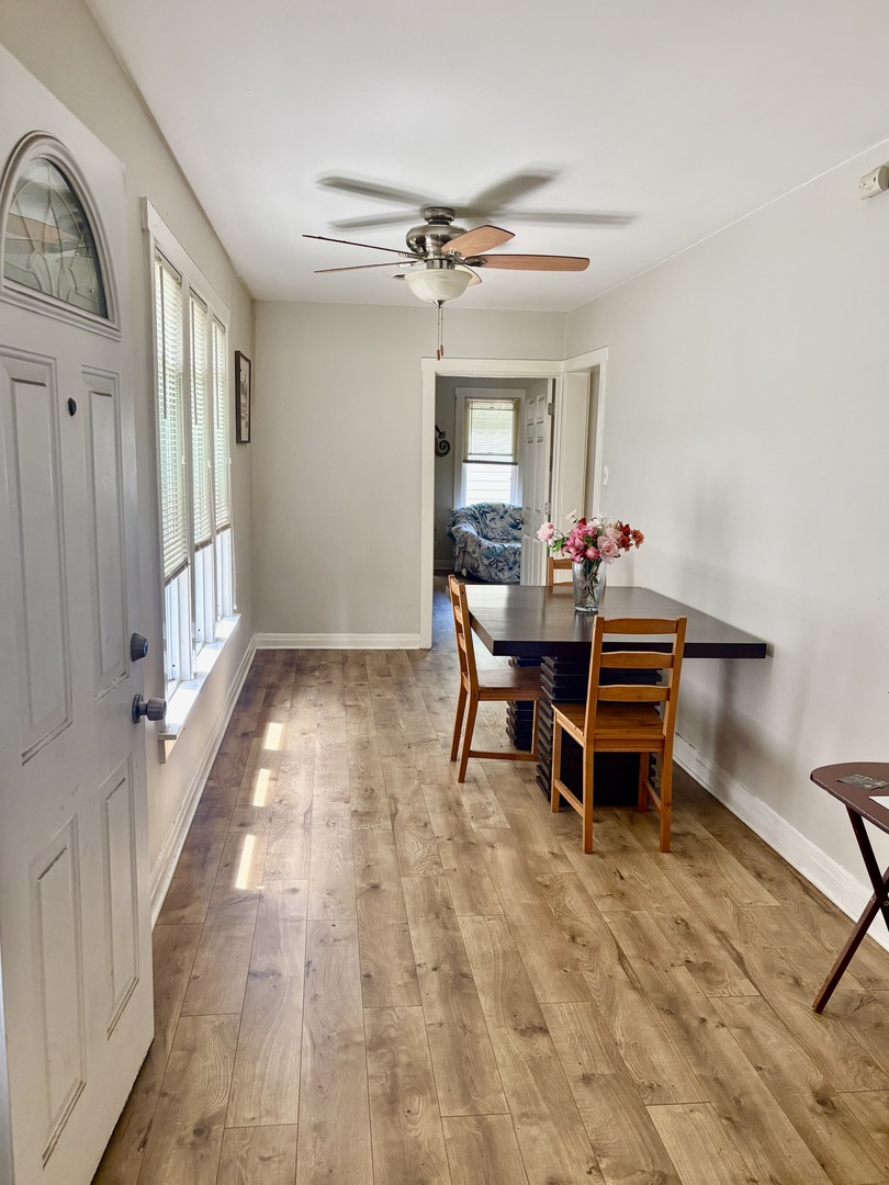 3338 N Oriole Avenue Property Photo 7