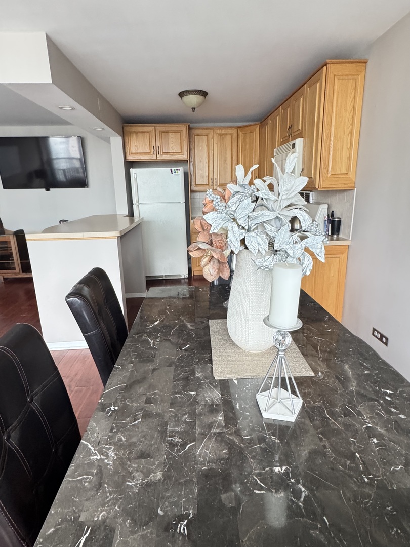 400 E Randolph Street 3318 Property Photo 7