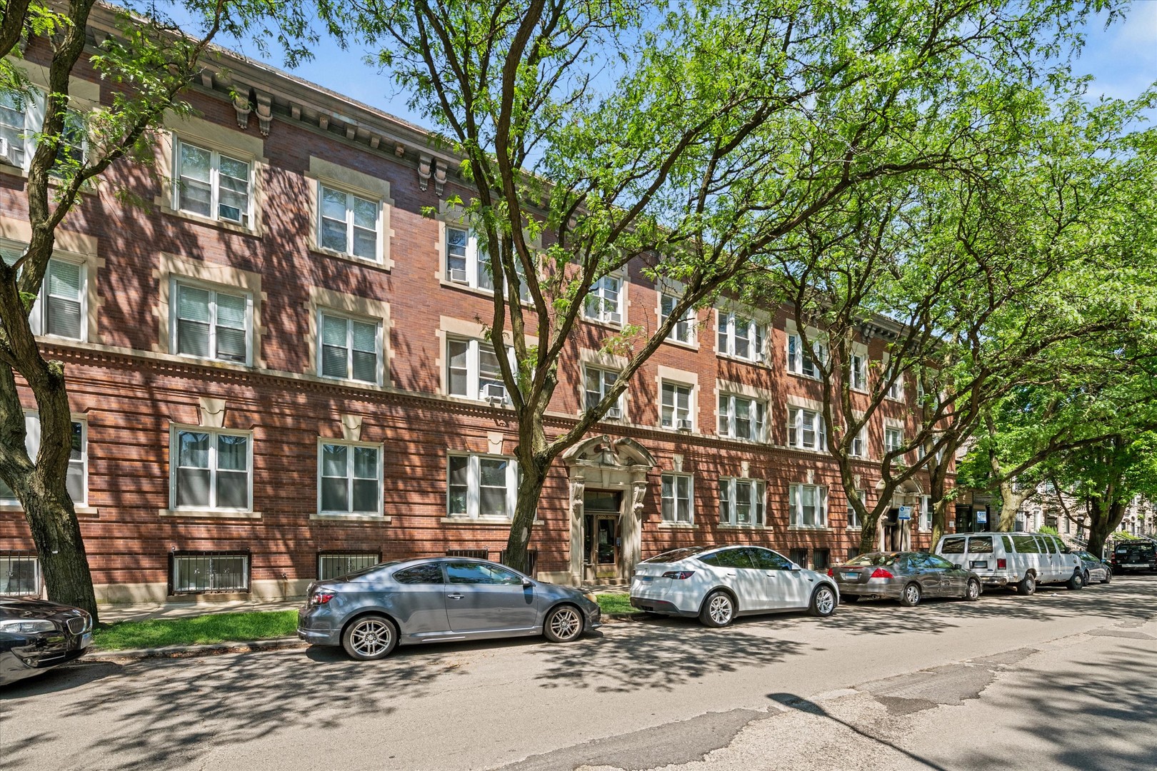 5052 S Blackstone Avenue 2 Property Photo 1