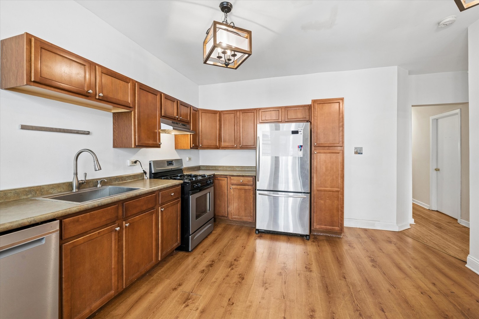 5052 S Blackstone Avenue 2 Property Photo 8