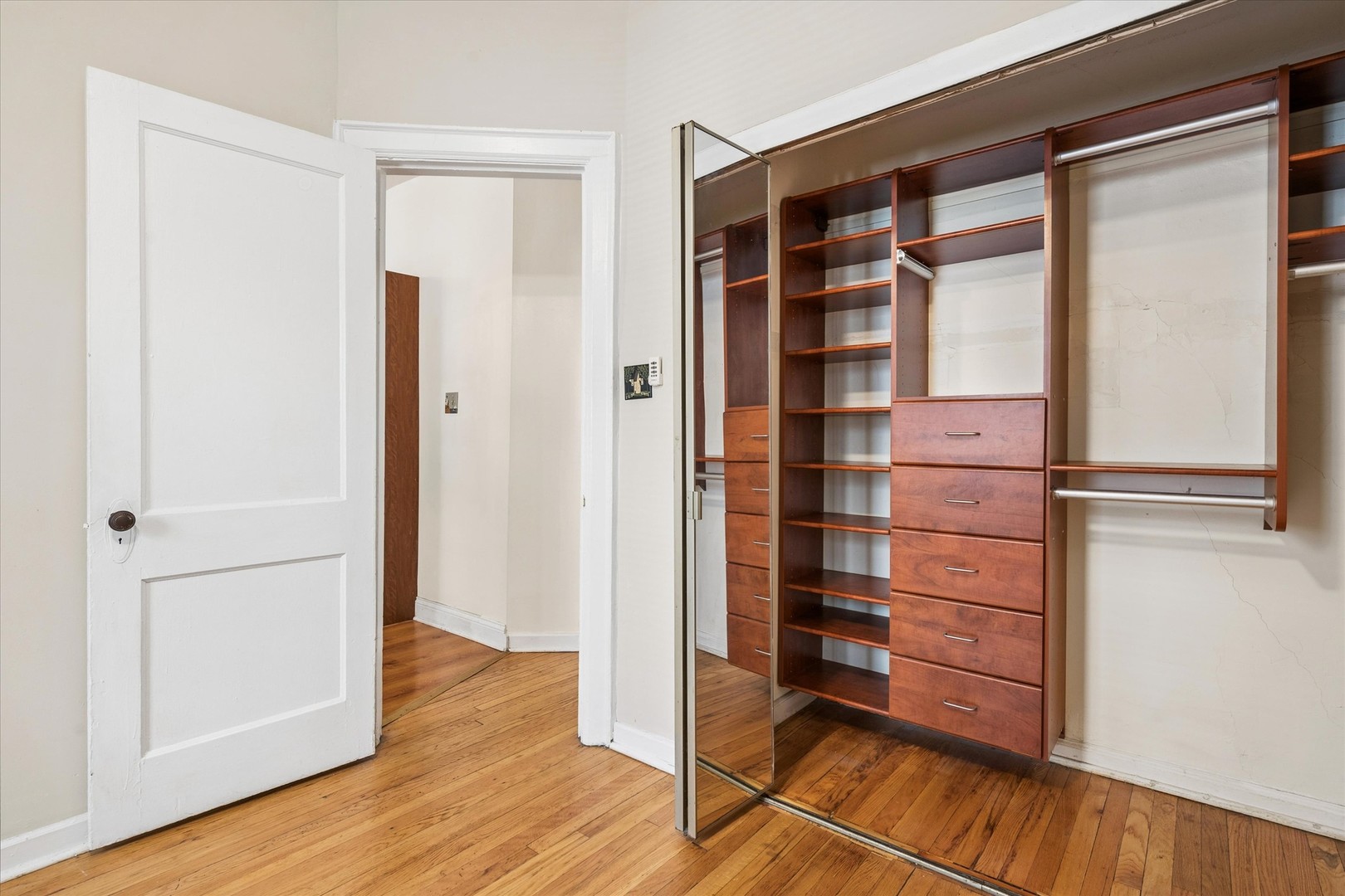 5052 S Blackstone Avenue 2 Property Photo 12