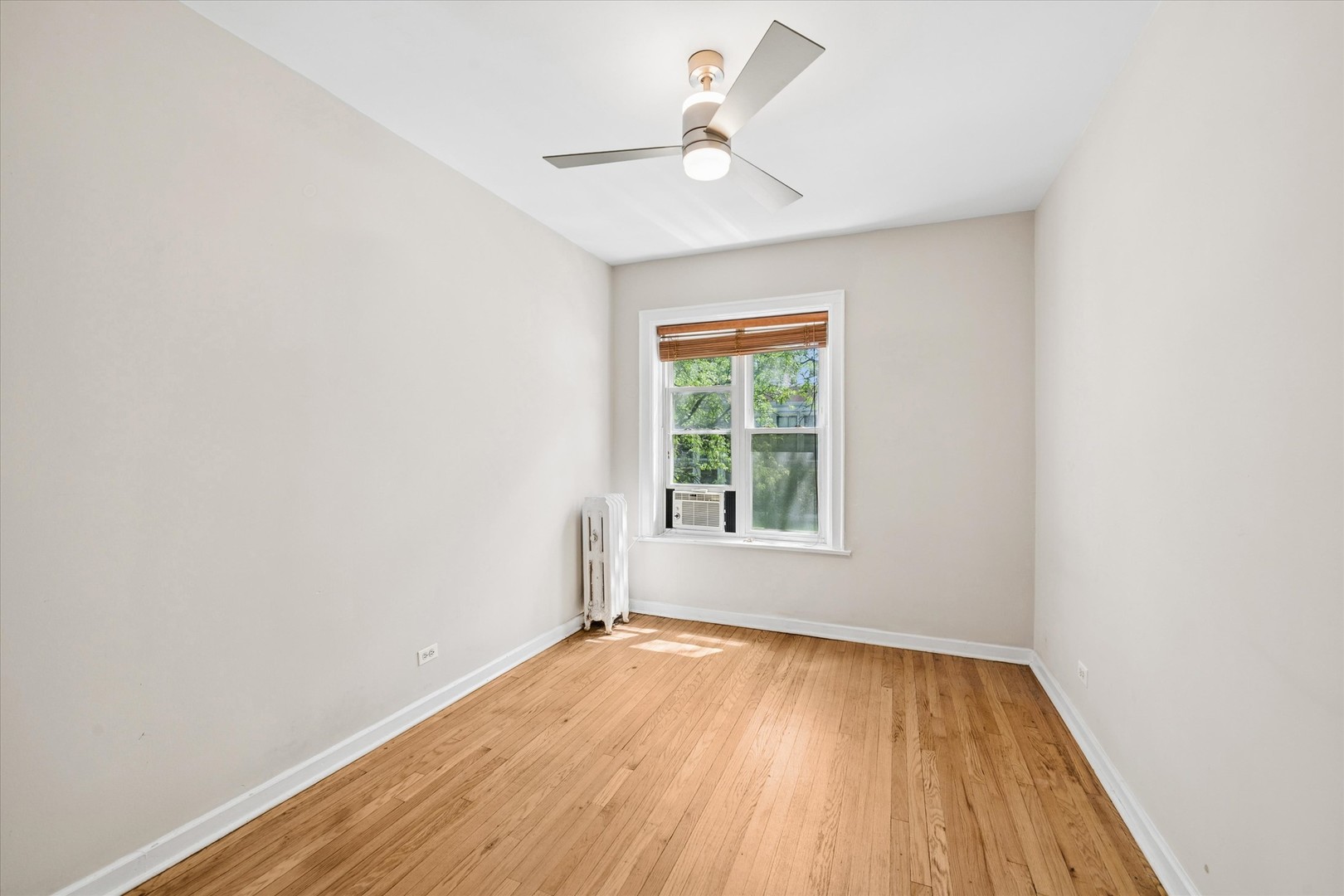 5052 S Blackstone Avenue 2 Property Photo 14