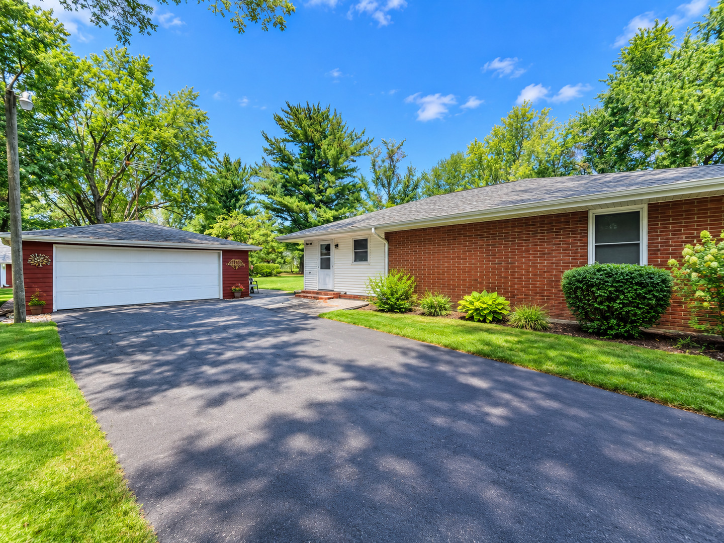 3899 S Weldon Road Property Photo 3