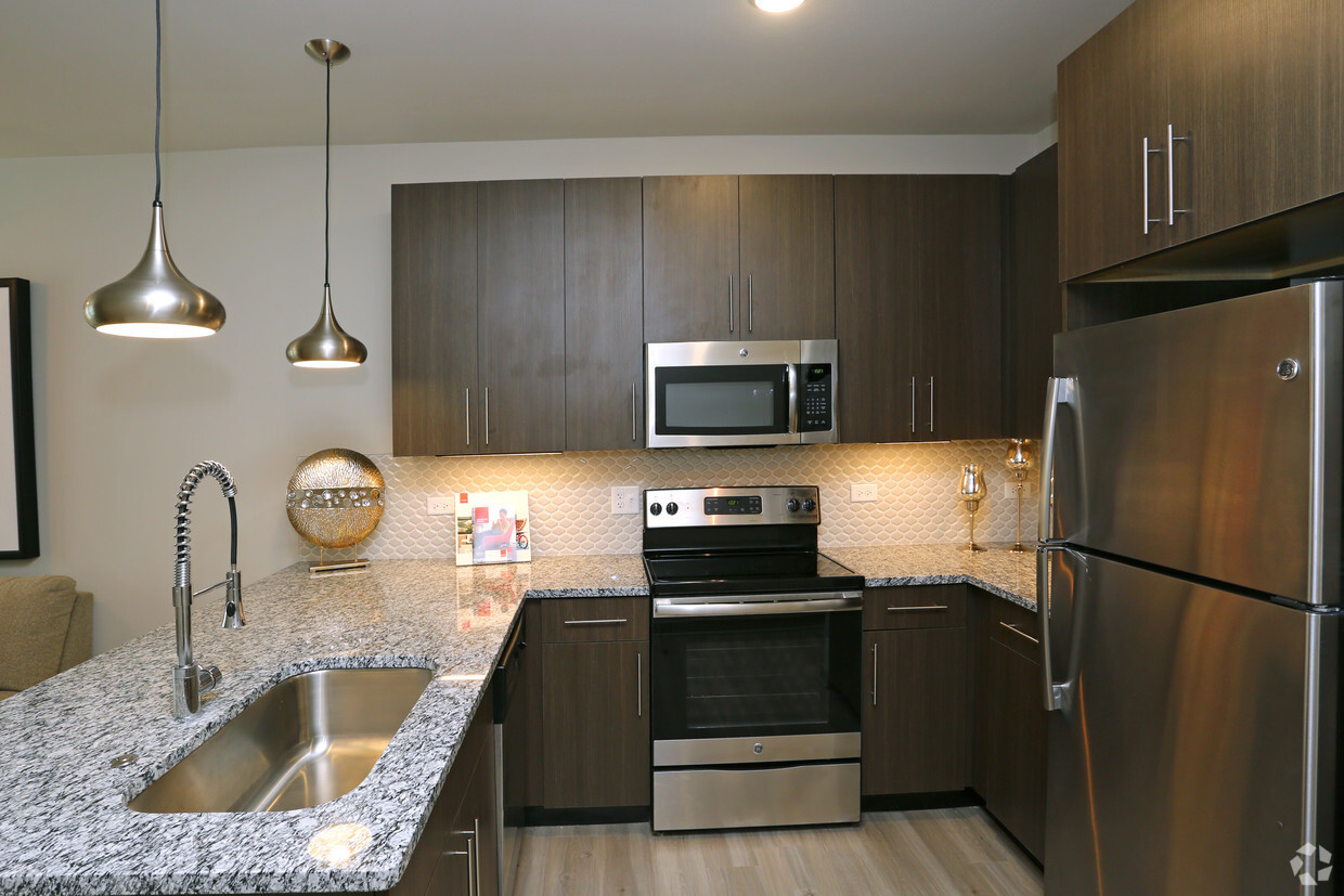 690 E Algonquin Road 3304 Property Photo 4