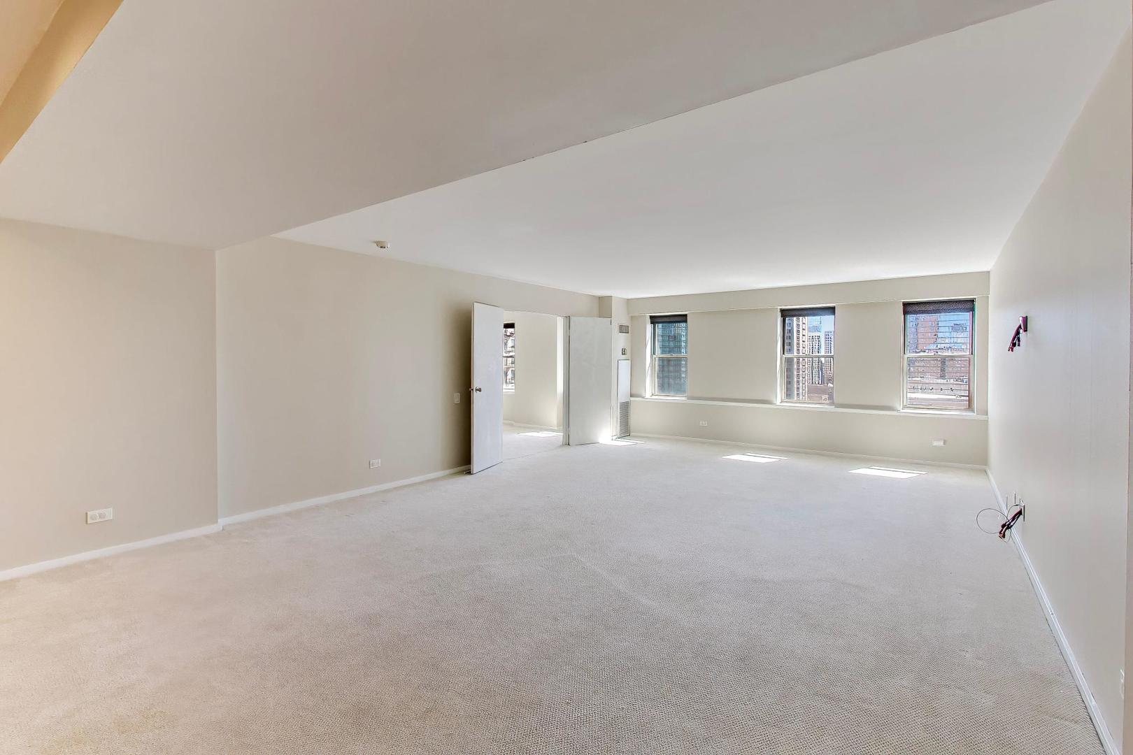 40 E 9th Street 1601 Property Photo 21
