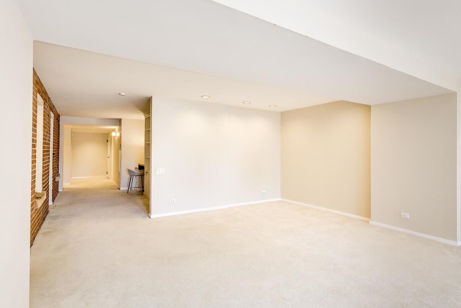 40 E 9th Street 1601 Property Photo 23