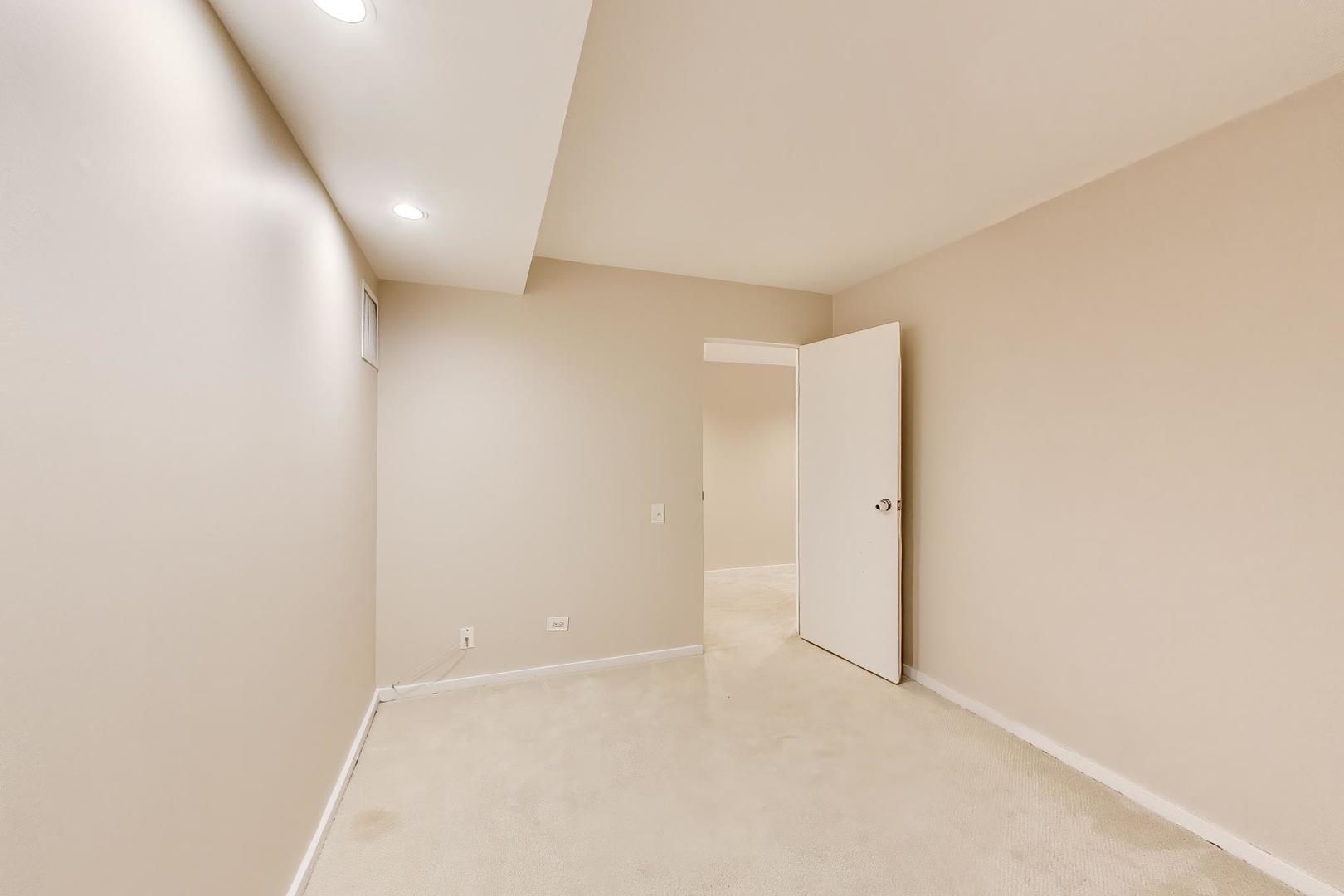 40 E 9th Street 1601 Property Photo 29