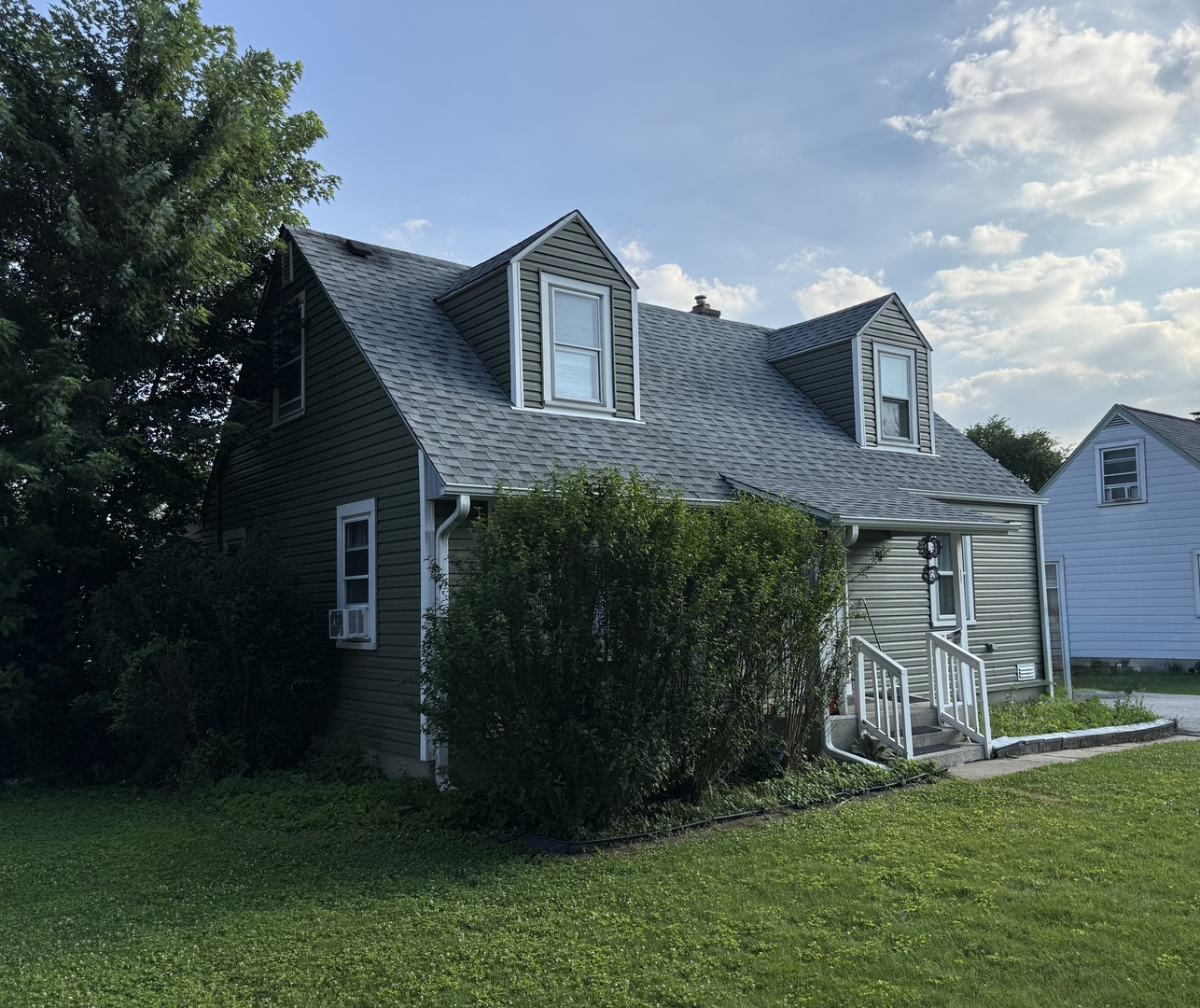 321 E Medill Avenue Property Photo 2