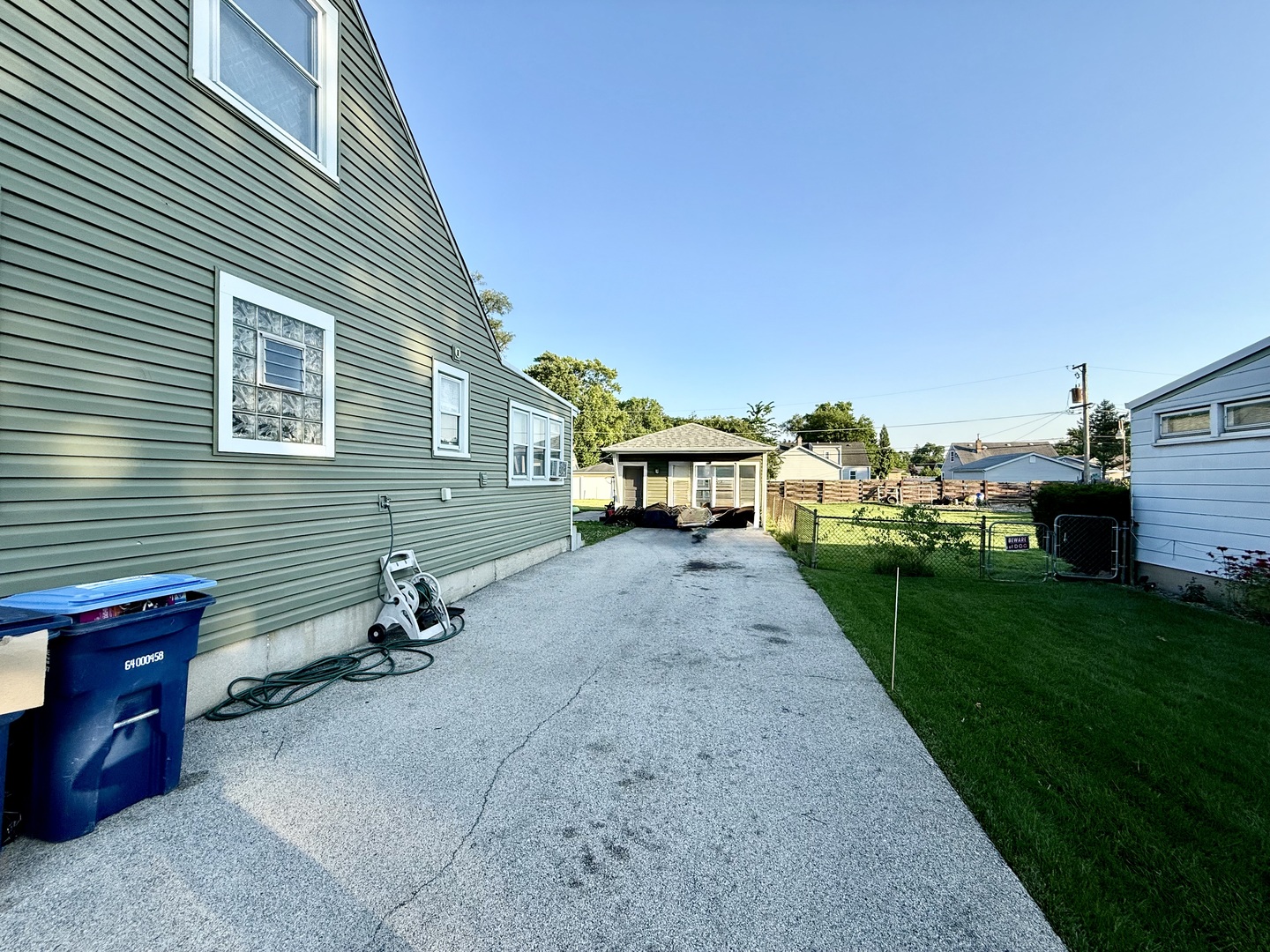 321 E Medill Avenue Property Photo 23