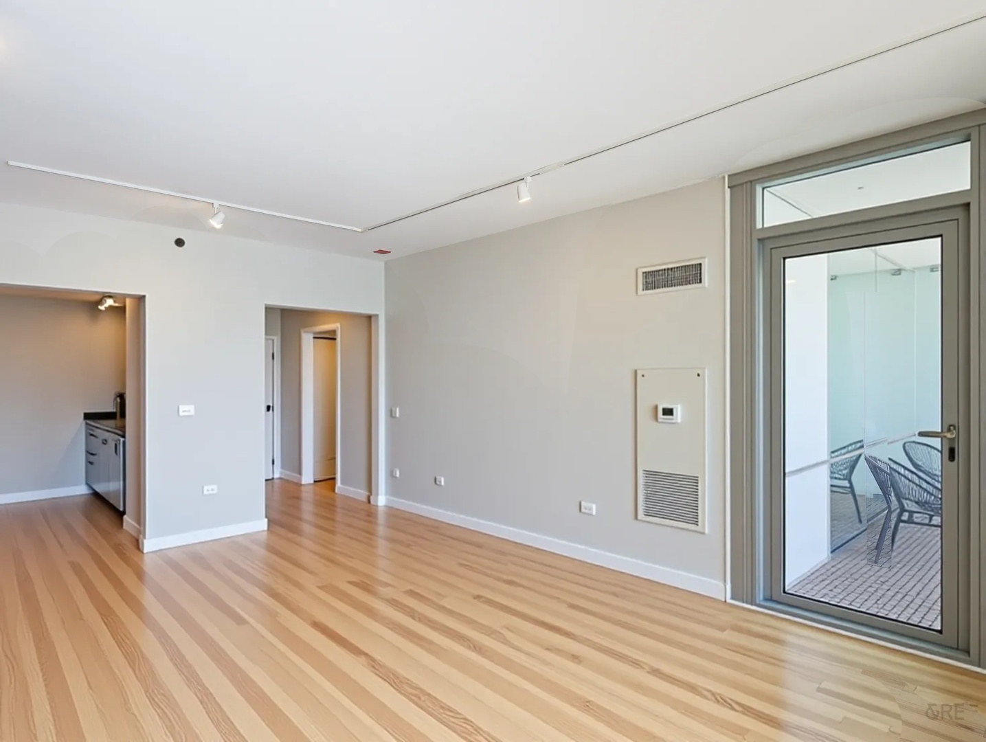 8 E Randolph Street 2706 Property Photo 9