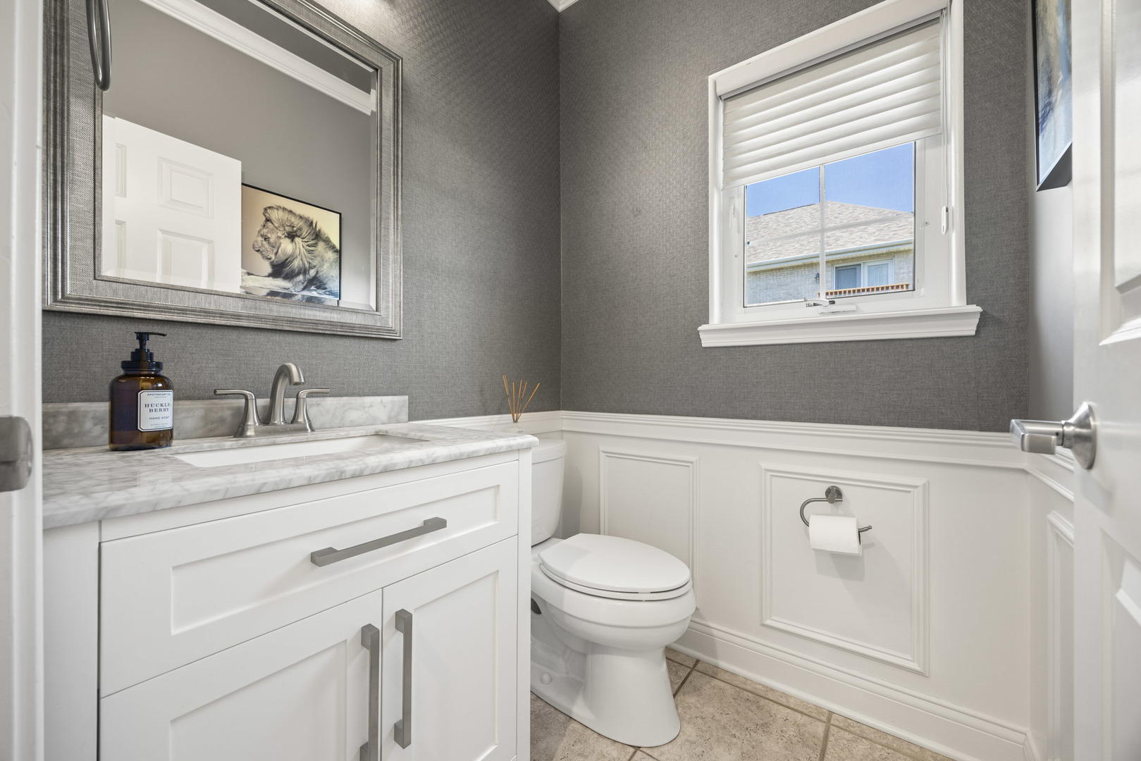 6 W Jayne Street Property Photo 12