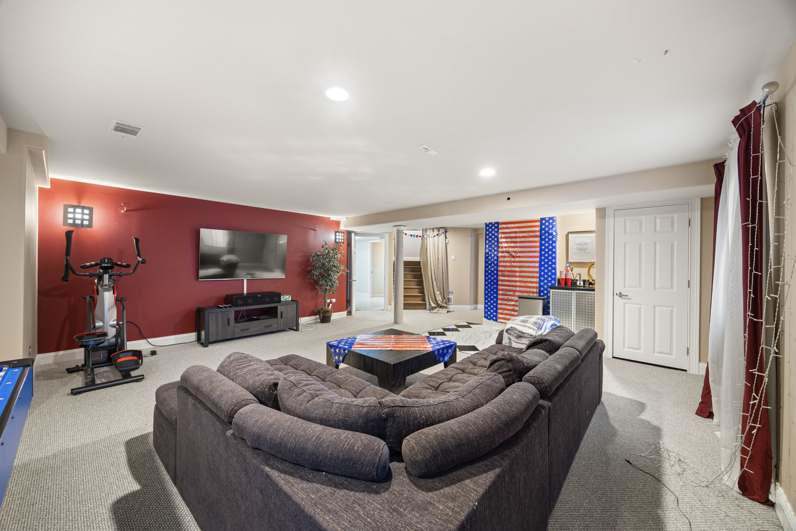 6 W Jayne Street Property Photo 22