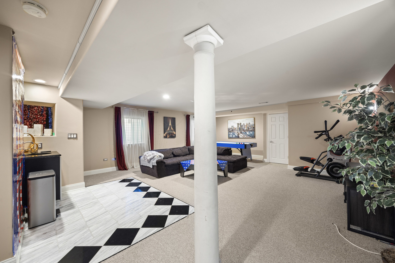 6 W Jayne Street Property Photo 23