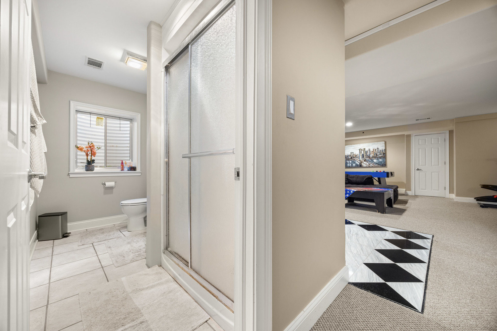 6 W Jayne Street Property Photo 27
