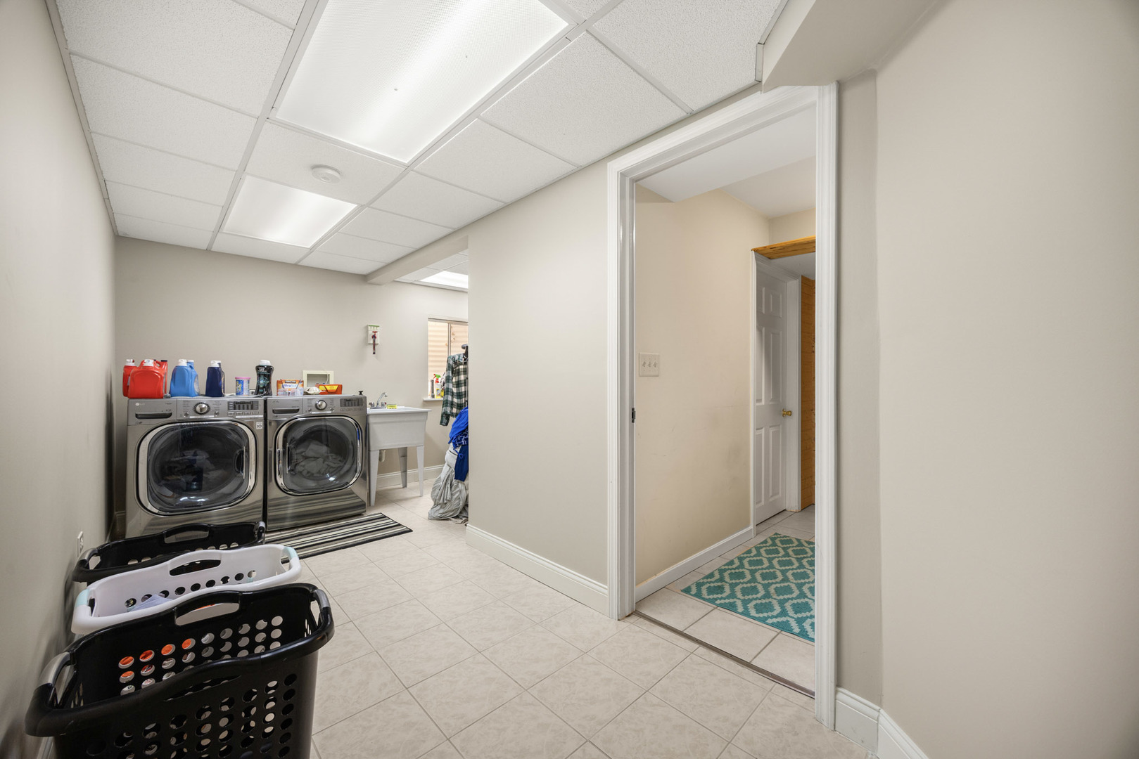 6 W Jayne Street Property Photo 30