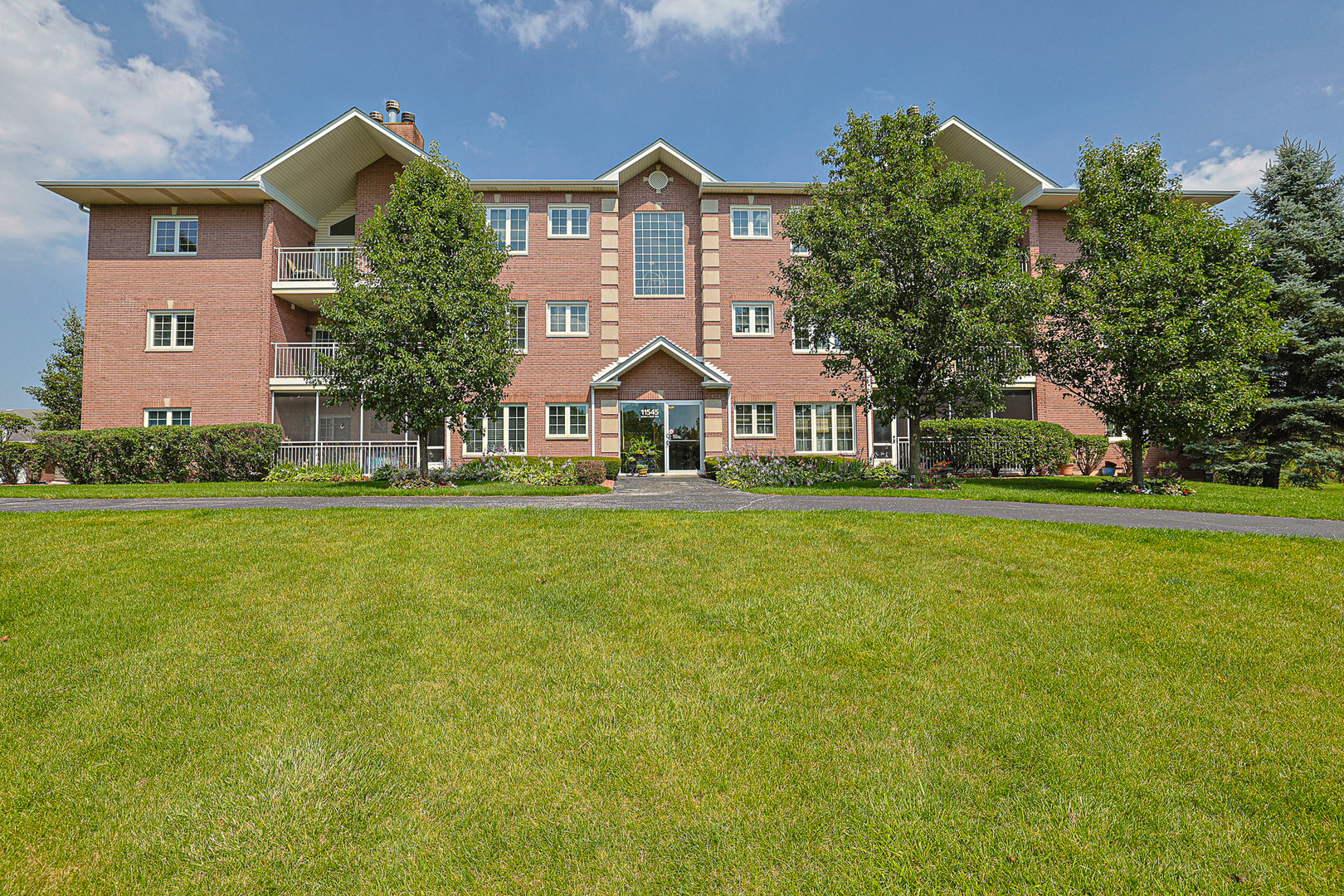 11545 Settlers Pond Way 2d Property Photo 19