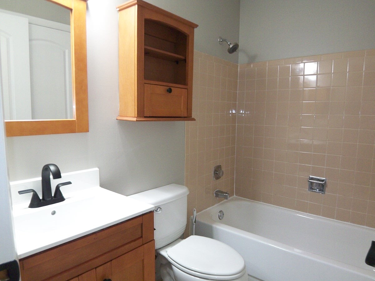 1546 Williamsburg Drive C1 Property Photo 17