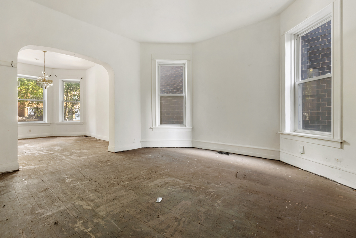 1907 W Irving Park Road Property Photo 4