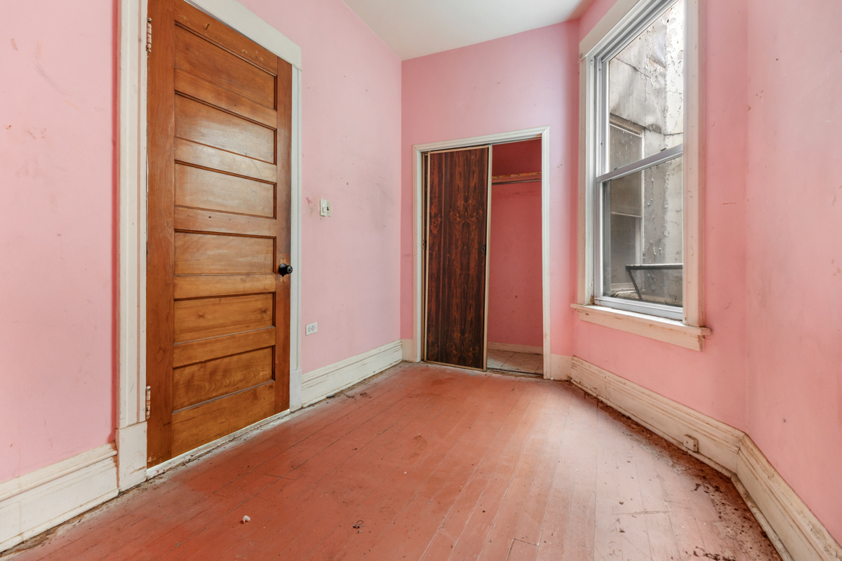 1907 W Irving Park Road Property Photo 8