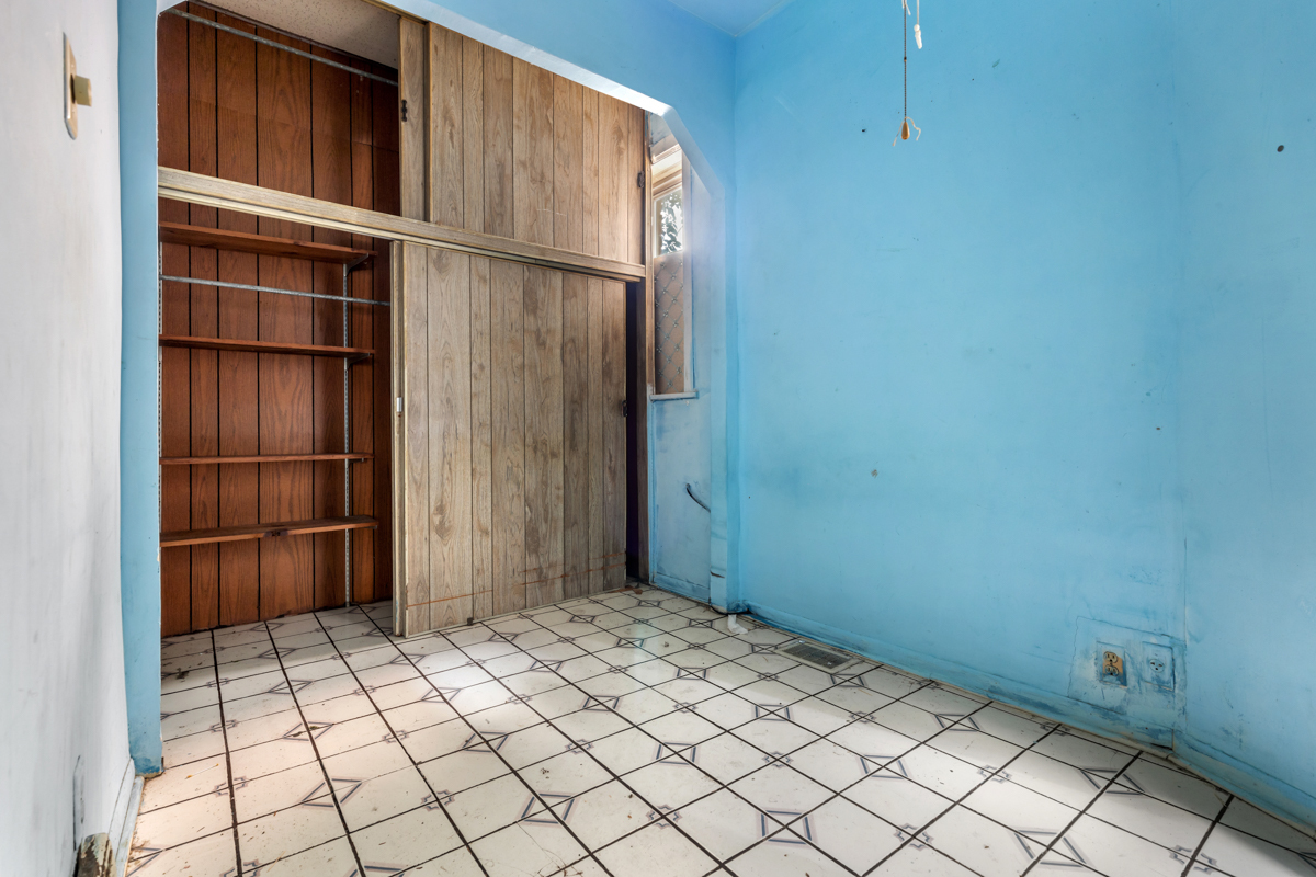 1907 W Irving Park Road Property Photo 10