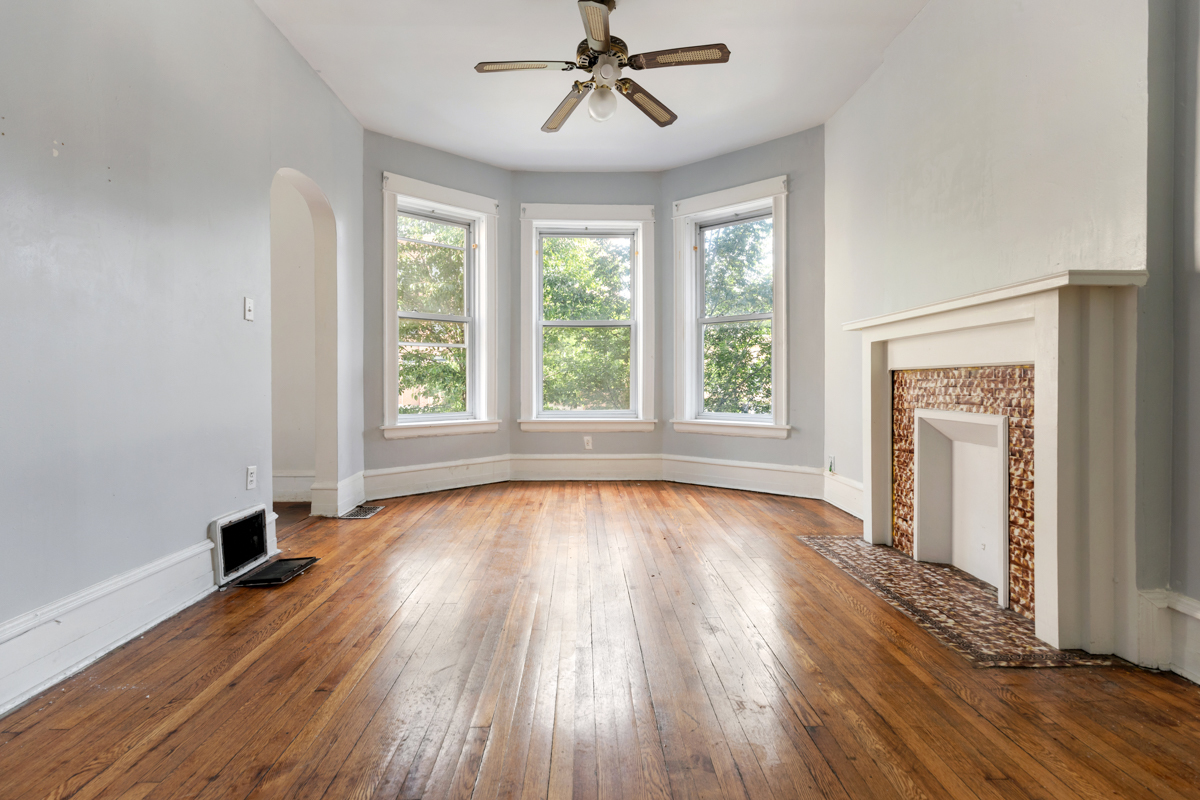 1907 W Irving Park Road Property Photo 12