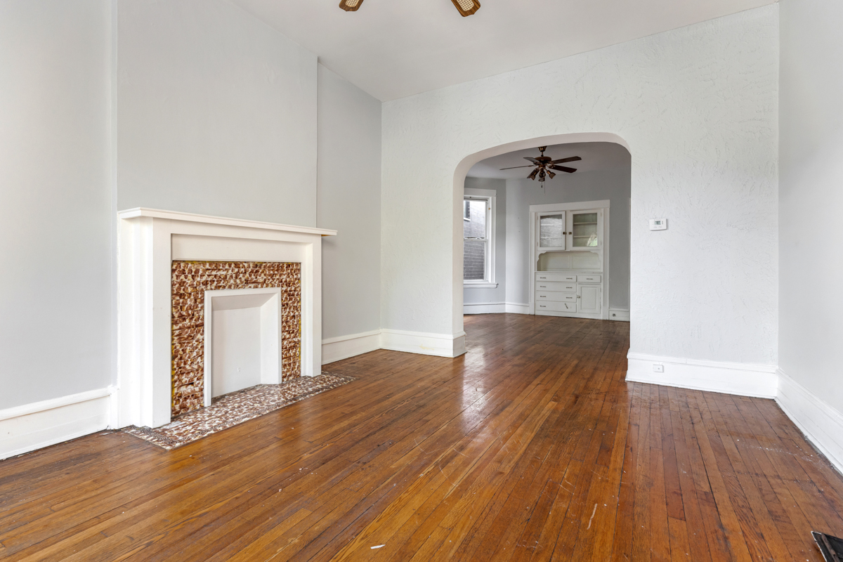 1907 W Irving Park Road Property Photo 13