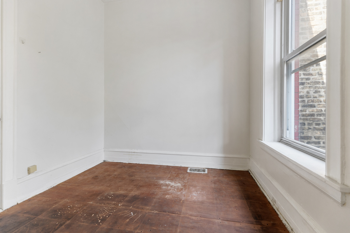 1907 W Irving Park Road Property Photo 14