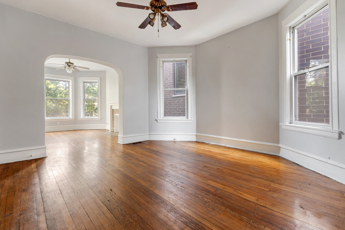 1907 W Irving Park Road Property Photo 15