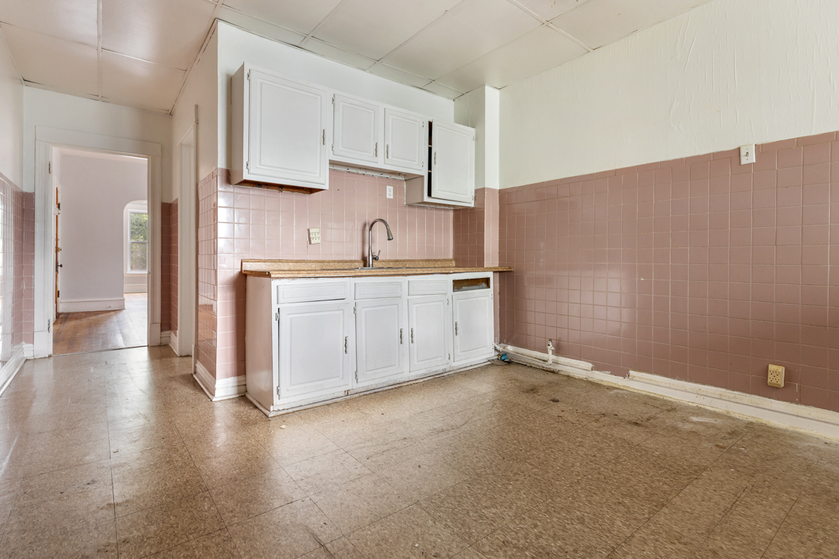 1907 W Irving Park Road Property Photo 17
