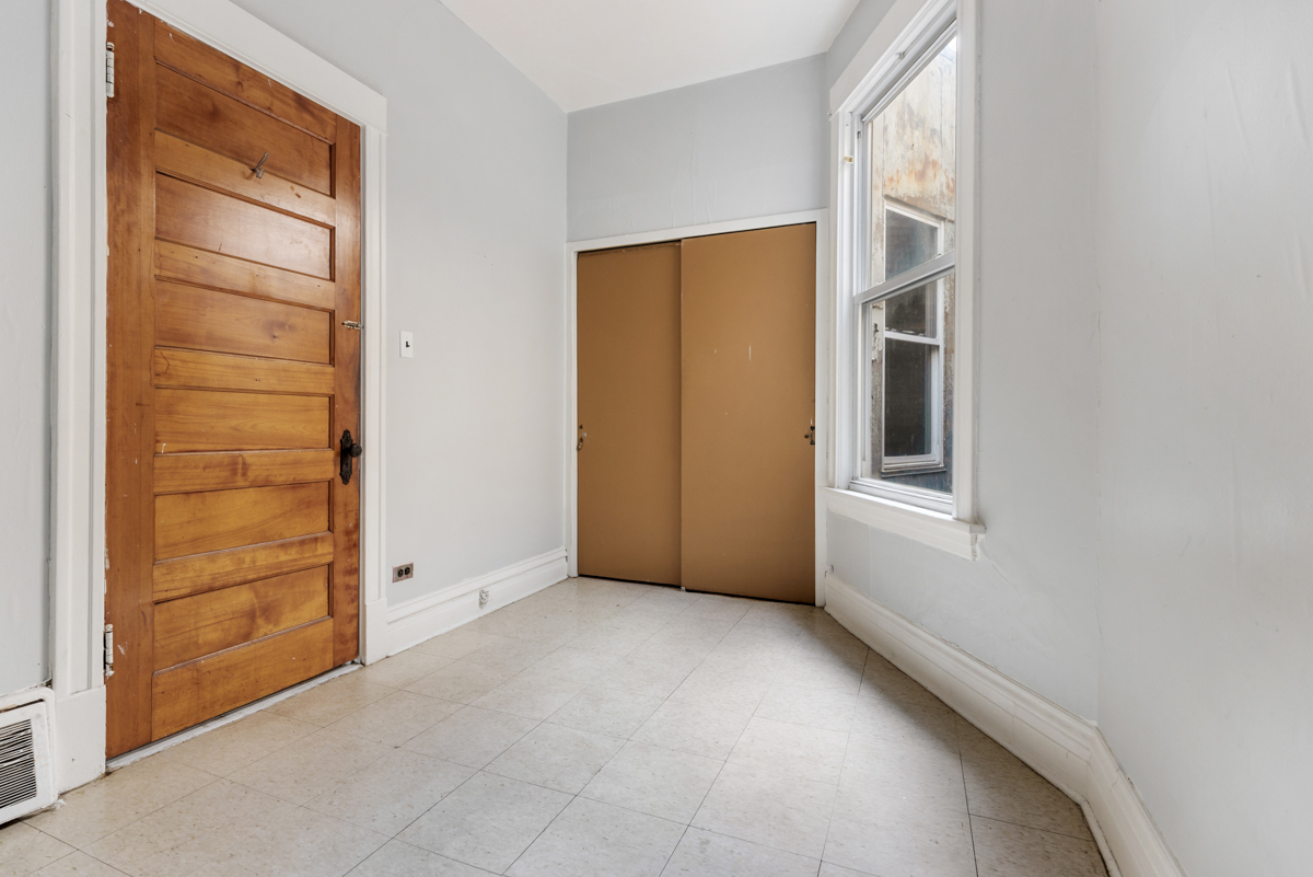 1907 W Irving Park Road Property Photo 19