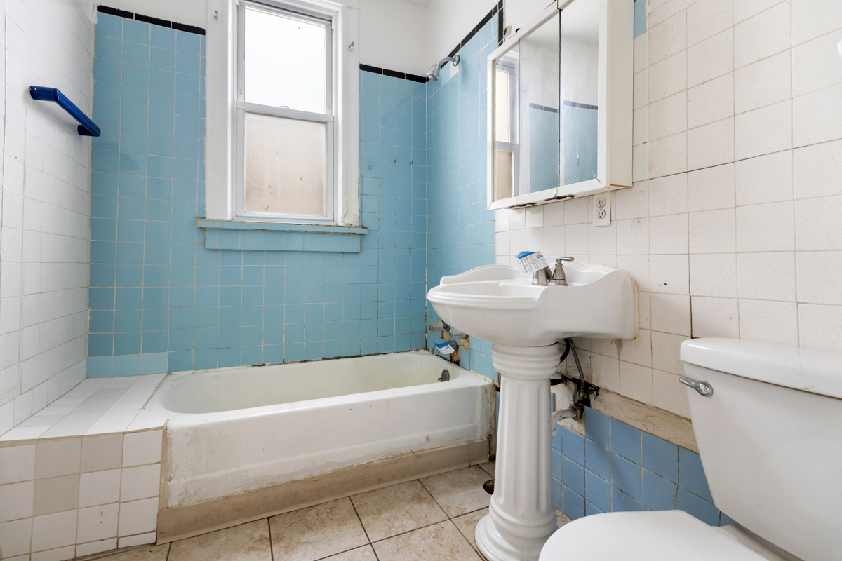 1907 W Irving Park Road Property Photo 20